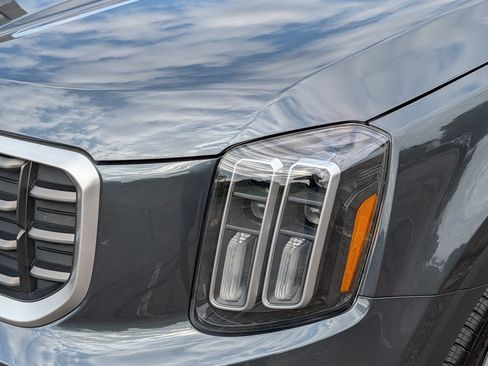 Certified 2023 Kia Telluride S w/ S Sunroof Package AWD/4WD image 16