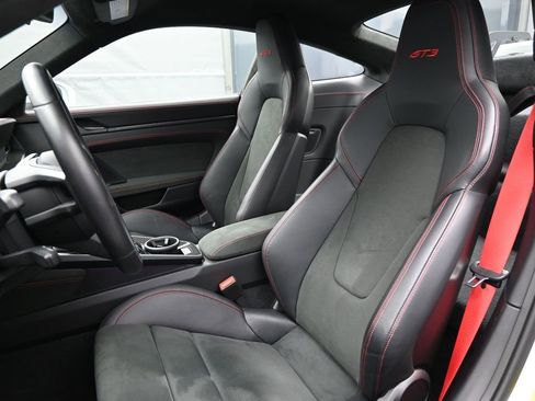 Certified 2024 Porsche 911 GT3 RWD image 5