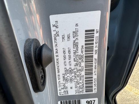 Used 2018 Toyota Tacoma TRD Sport w/ Technology Package image 22