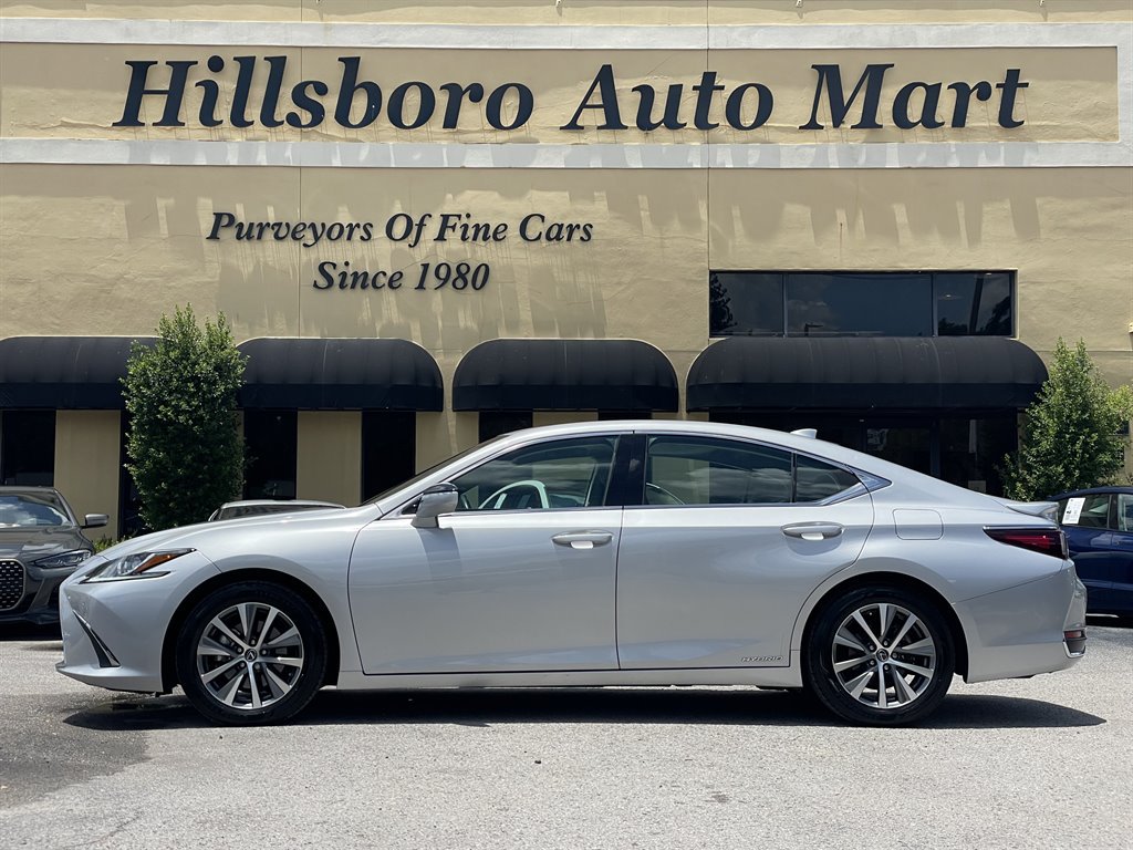 Used 2020 Lexus ES 300h w/ Premium Package FWD image 3