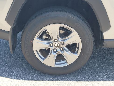 Certified 2025 Toyota RAV4 XLE FWD image 9