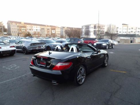 Used 2016 Mercedes-Benz SLK 300 image 37