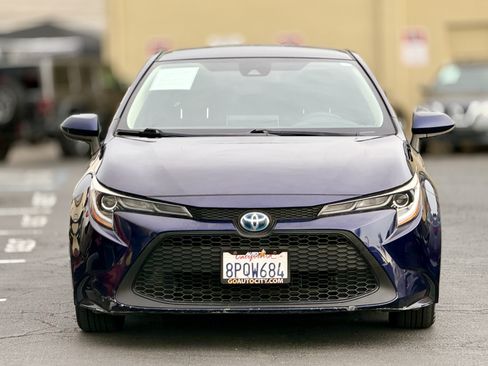 Used 2020 Toyota Corolla LE FWD image 3