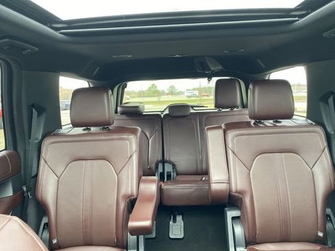 Used 2024 Ford Expedition Limited image 24