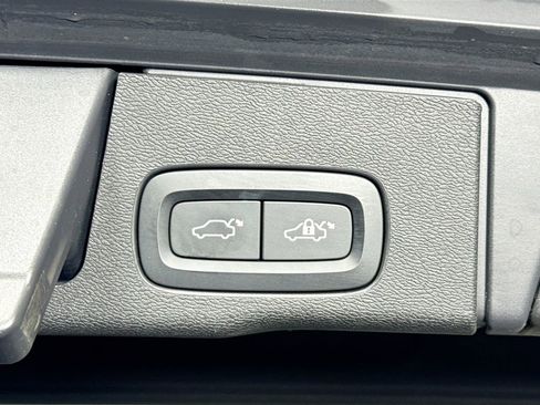 Used 2018 Volvo XC60 T5 Inscription w/ Luxury Seat Package image 33