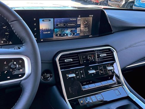 New 2025 Nissan Armada SV image 6