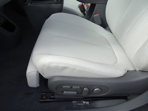 New 2026 Hyundai Ioniq 5 Limited image 9