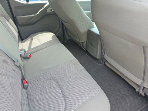 Used 2020 Nissan Frontier SV w/ Midnight Edition Floor Mats RWD image 18