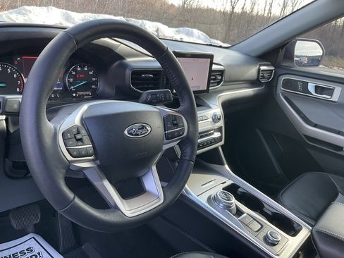 Used 2023 Ford Explorer XLT w/ Equipment Group 202A image 16