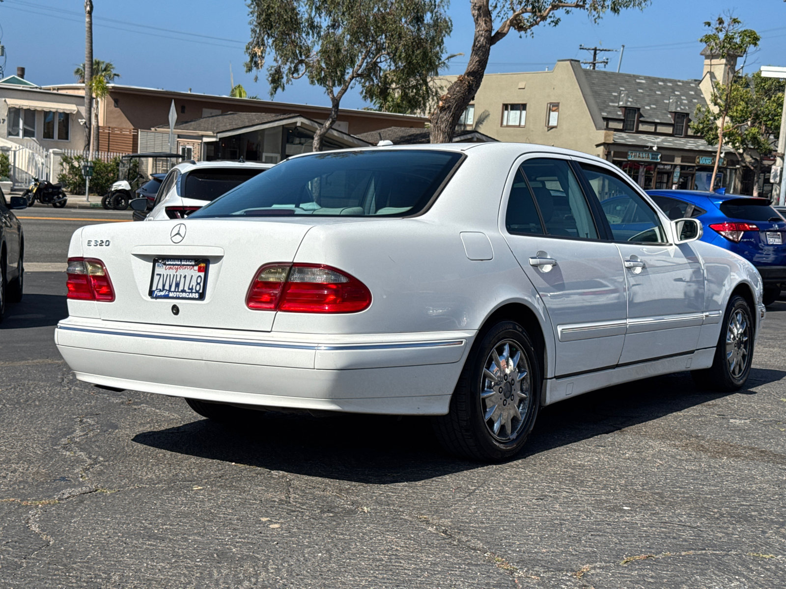 Used 2000 Mercedes-Benz E 320 Sedan image 8