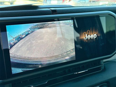 Used 2024 Jeep Wrangler Sport S image 13