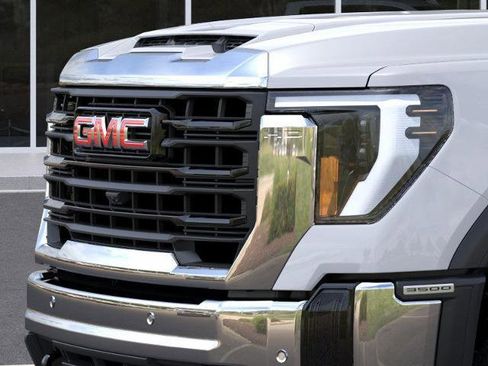 New 2026 GMC Sierra 3500 Pro w/ 1SA Pro Safety Plus Package image 31