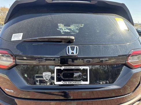 Used 2023 Honda Pilot EX-L image 9