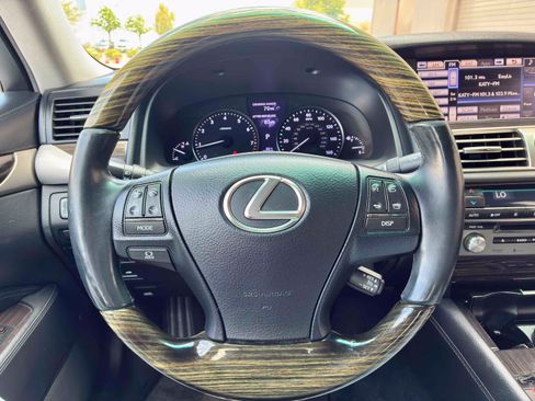 Used 2014 Lexus LS 460 AWD w/ Comfort Package image 19
