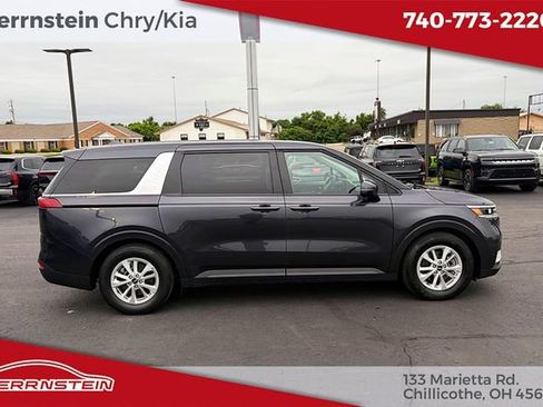 Used 2022 Kia Carnival LX FWD image 35