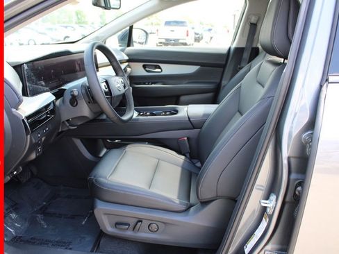 New 2025 Nissan Murano SL image 10