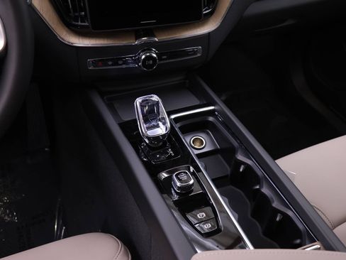 New 2026 Volvo XC60 B5 Plus w/ Protection Package Premier AWD/4WD image 13