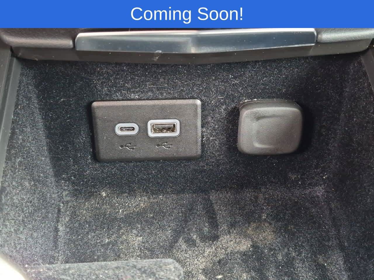 Used 2024 Cadillac XT4 Premium Luxury w/ Cold Weather Package AWD/4WD image 32