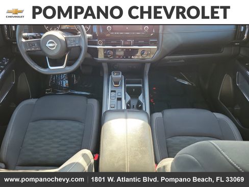 Used 2022 Nissan Pathfinder SV image 17