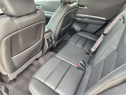 Used 2024 Cadillac XT4 Premium Luxury image 39