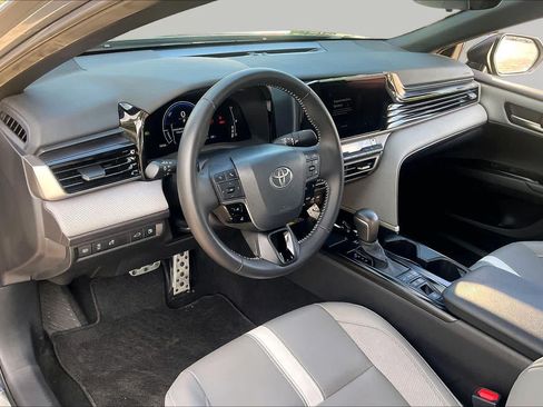 Used 2026 Toyota Camry SE FWD image 17