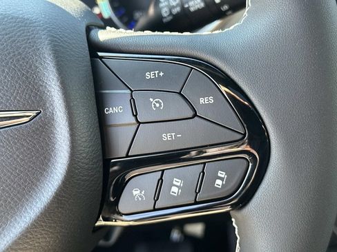 New 2026 Chrysler Pacifica Limited w/ S Appearance Package FWD image 27