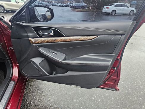 Used 2016 Nissan Maxima Platinum image 10