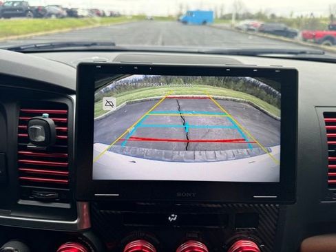 Used 2018 Toyota Sequoia Platinum image 29