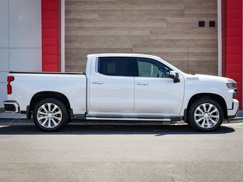 Used 2020 Chevrolet Silverado 1500 High Country w/ Technology Package AWD/4WD image 2