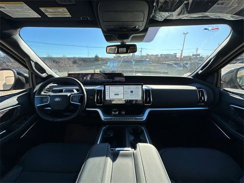 New 2025 Ford Expedition Platinum w/ Stealth Performance Package image 16