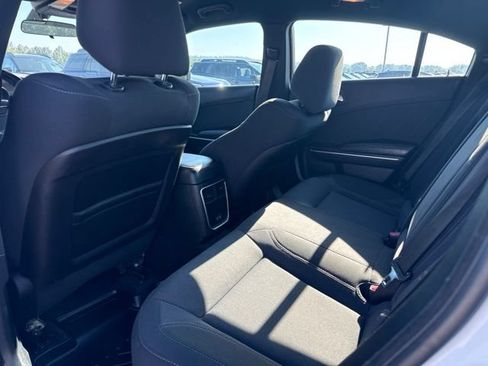 Used 2019 Dodge Charger SXT RWD image 11