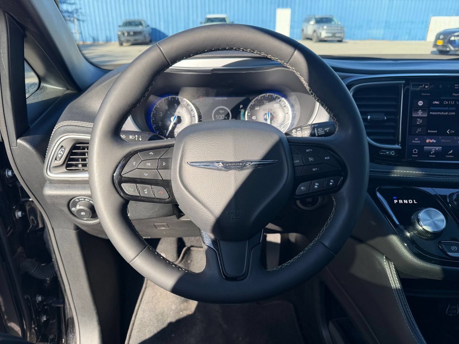 Used 2025 Chrysler Pacifica Limited FWD image 38
