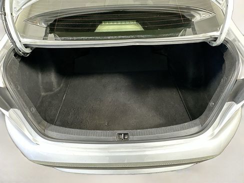 Used 2020 Toyota Corolla LE FWD image 28