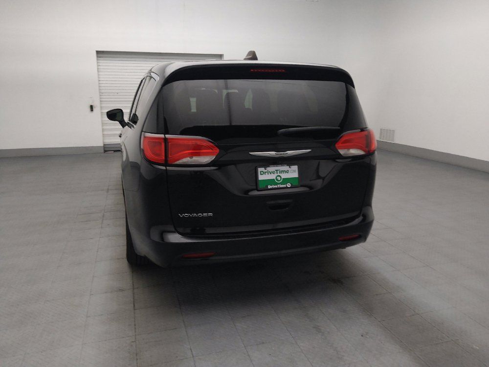 Used 2024 Chrysler Voyager LX FWD image 6