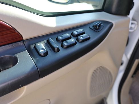 Used 2005 Ford Excursion Eddie Bauer image 31