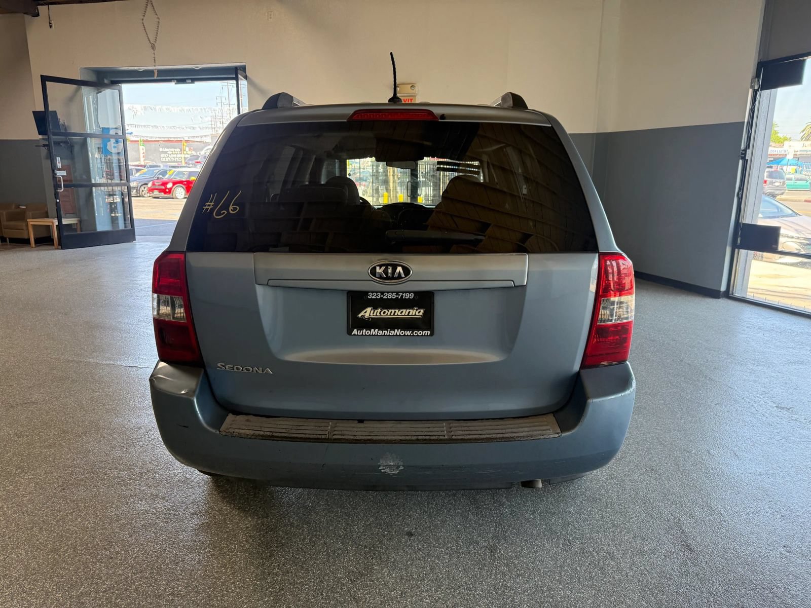 Used 2010 Kia Sedona FWD image 5