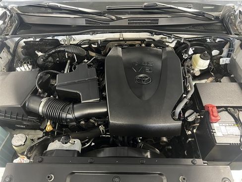 Used 2020 Toyota Tacoma SR5 image 30