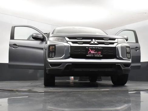 Used 2024 Mitsubishi Outlander Sport SE image 11