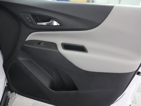 Used 2022 Chevrolet Equinox LS AWD/4WD image 26