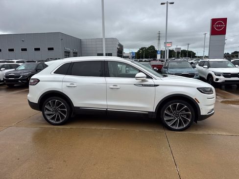 Used 2022 Lincoln Nautilus Reserve w/ Equipment Group 202A AWD/4WD image 14