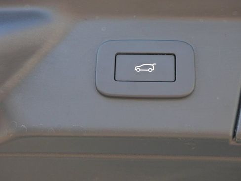 Used 2023 Land Rover Range Rover Velar S image 18