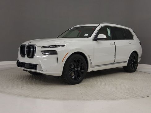 New 2026 BMW X7 xDrive40i w/ Climate Comfort Package image 33