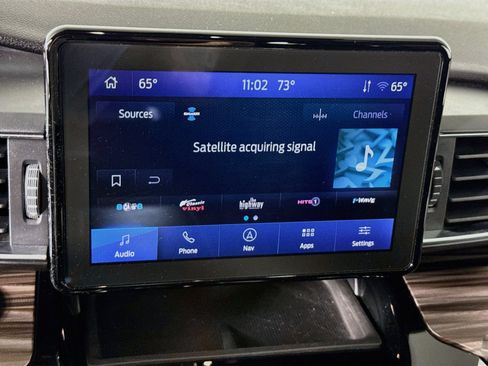 Used 2023 Ford Explorer Limited w/ Equipment Group 301A AWD/4WD image 17