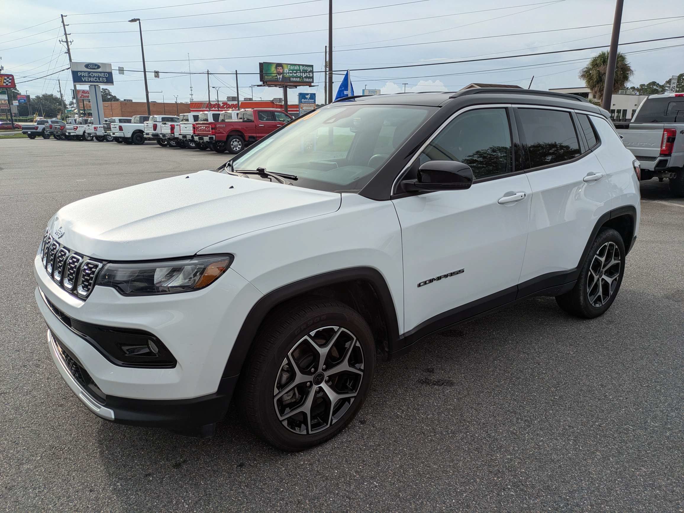Used 2025 Jeep Compass Limited AWD/4WD image 8
