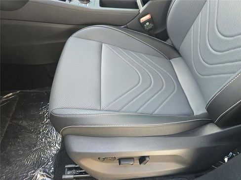 New 2026 Volkswagen Tiguan SE R-Line FWD image 15