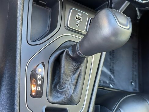 Used 2021 Jeep Cherokee Latitude Plus image 29