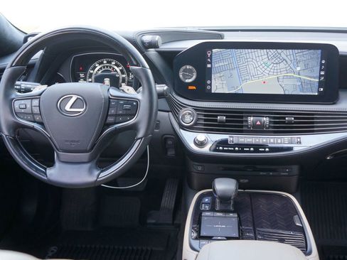Used 2021 Lexus LS 500 w/ Interior Upgrade Package RWD image 35
