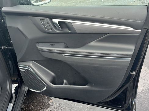 Used 2025 Buick Enclave Preferred image 31