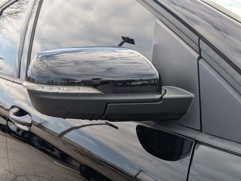 Used 2021 Ford Edge ST image 12