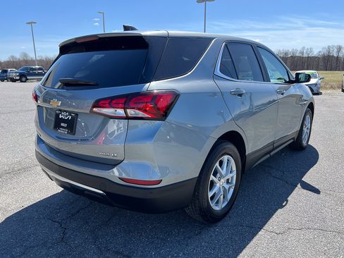 Used 2023 Chevrolet Equinox LT w/ Driver Convenience Package image 8